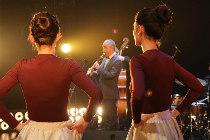 Eduardo Moreno Quartet y bailarinas